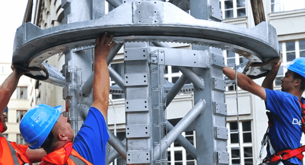 HepcoMotion - David Cerny가 HepcoMotion의 링 제품을 사용하여 만든 Franz Kafka의 조각상 (프라하)