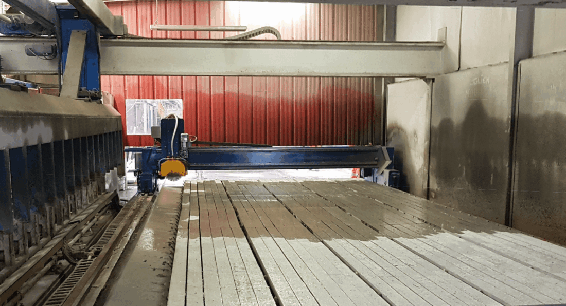 HepcoMotion - 콘크리트 바(Bar) 절단작업의 지저분하고 오염된 환경에서 더 진가를 발휘한 강력한 리니어 가이드