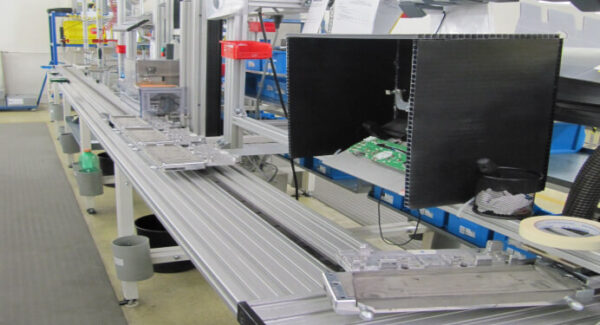 HepcoMotion - 자동차 부품 조립