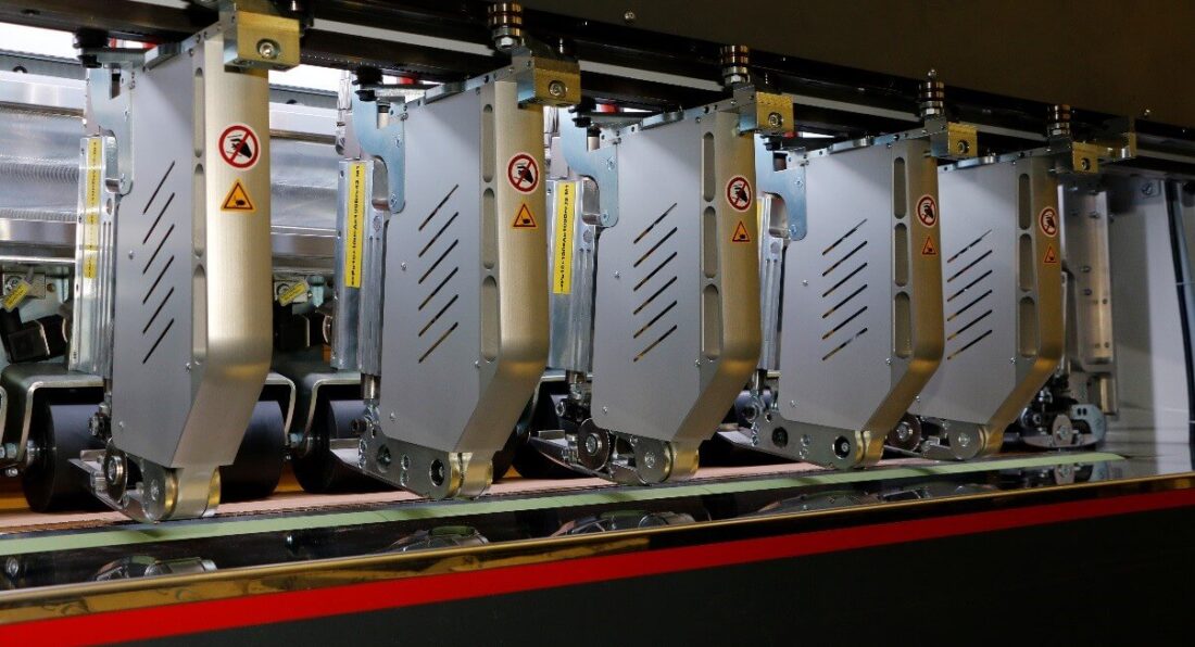 HepcoMotion - G. Kraft 판지 절단기의 강력한 힘을 수용하고 작업의 정확성을 유지해주는 HepcoMotion의 GV3 사례 소개