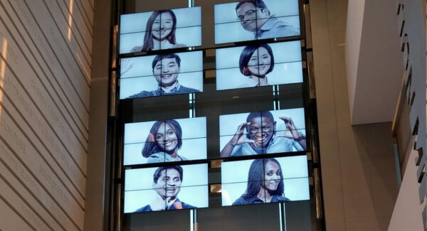 HepcoMotion - 삼성 이노베이션의 이동식 스크린 어플리케이션