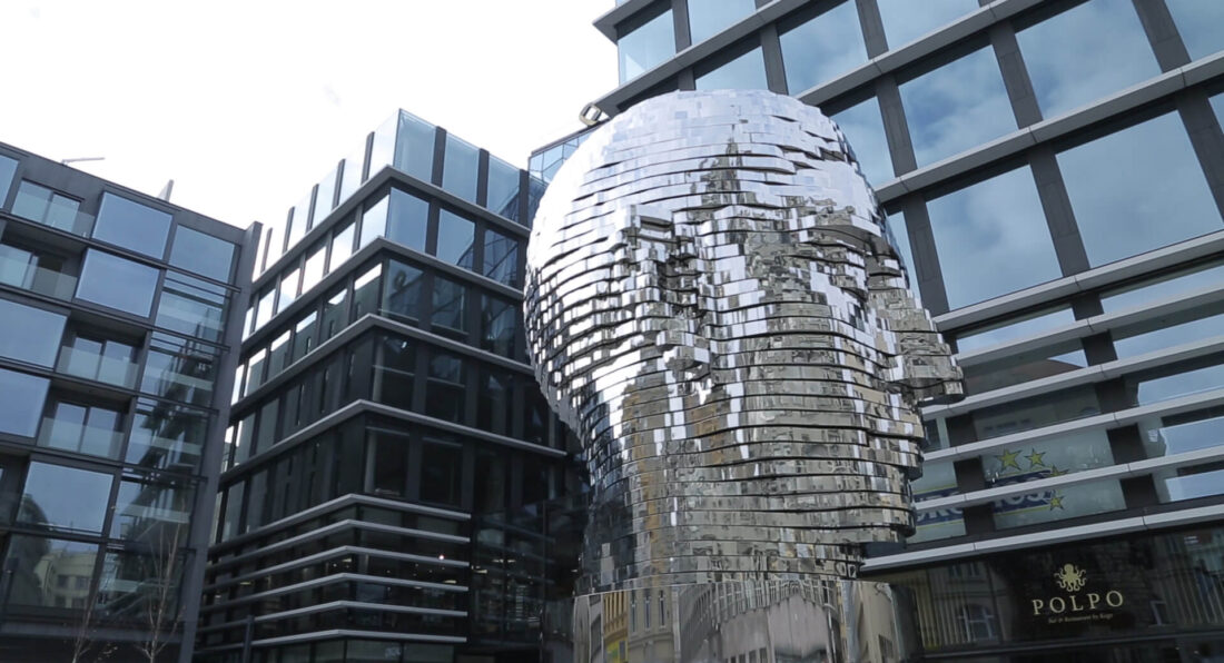 HepcoMotion - Deimos의 예술작품 회전기계 설치